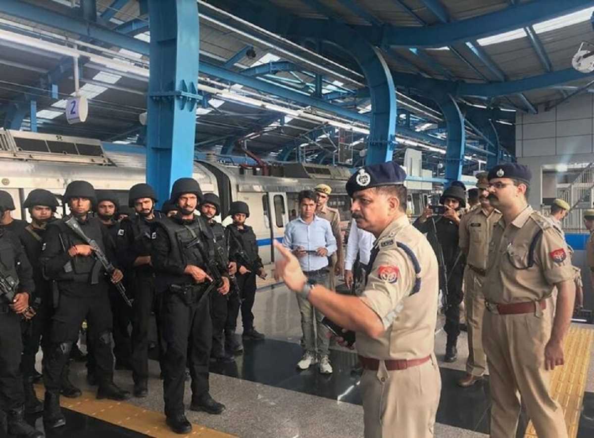 स्वतंत्रता दिवस के लिए बॉर्डर से लेकर भीड़भाड़ वाले इलाके तक पुलिस मुस्तैद, सीसीटीवी से रखी जा रही नजर